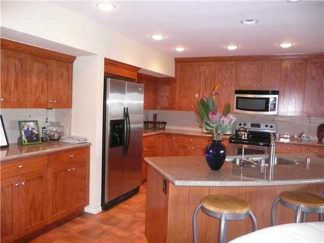 AVAILABLE APRIL 1,2017-SEPT 1 2017***SPECTACULAR OCEAN VIEWS** THIS PRISTINE AND BEAUTIFULLY REMODELED TOWNHOUSE IS IN RESORT SEASIDE COMMUNITY.. YOU ARE WALKING DISTANCE TO RESTAURANTS/TORREY PINES BEACH, AND CLOSE TO THE TORREY PINES GOLF COURSE AND THE DEL MAR RACE TRACK. THERE ARE 2 POOLS, JACUZZI, TENNIS COURTS, PLAYGROUND, VOLLEYBALL AREA, SURROUNDED BY PARKLIKE AREAS ALL WITH OCEAN VIEWS. Neighborhoods: Sea Point Complex Features: ,,, Sewer: Sewer Connected