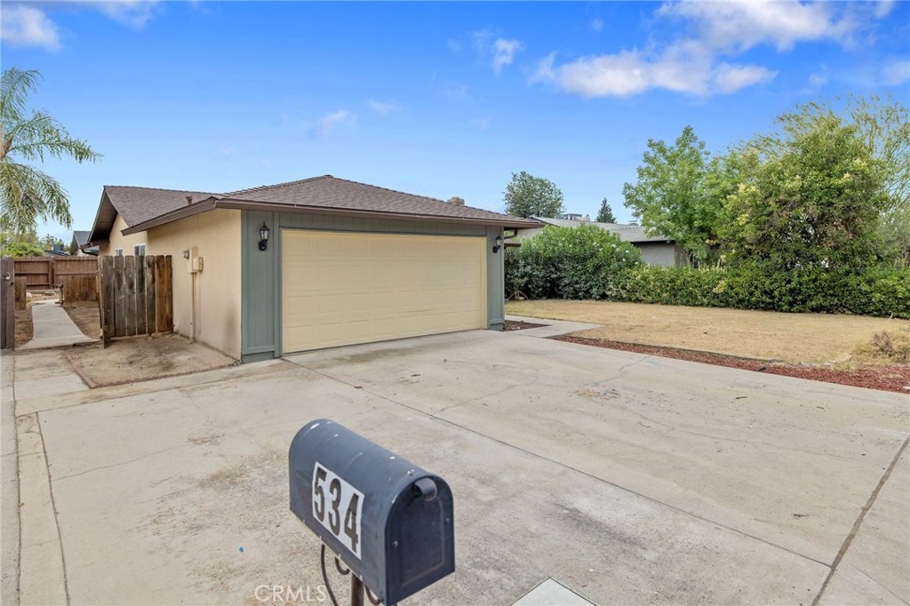 534 W Swift Avenue