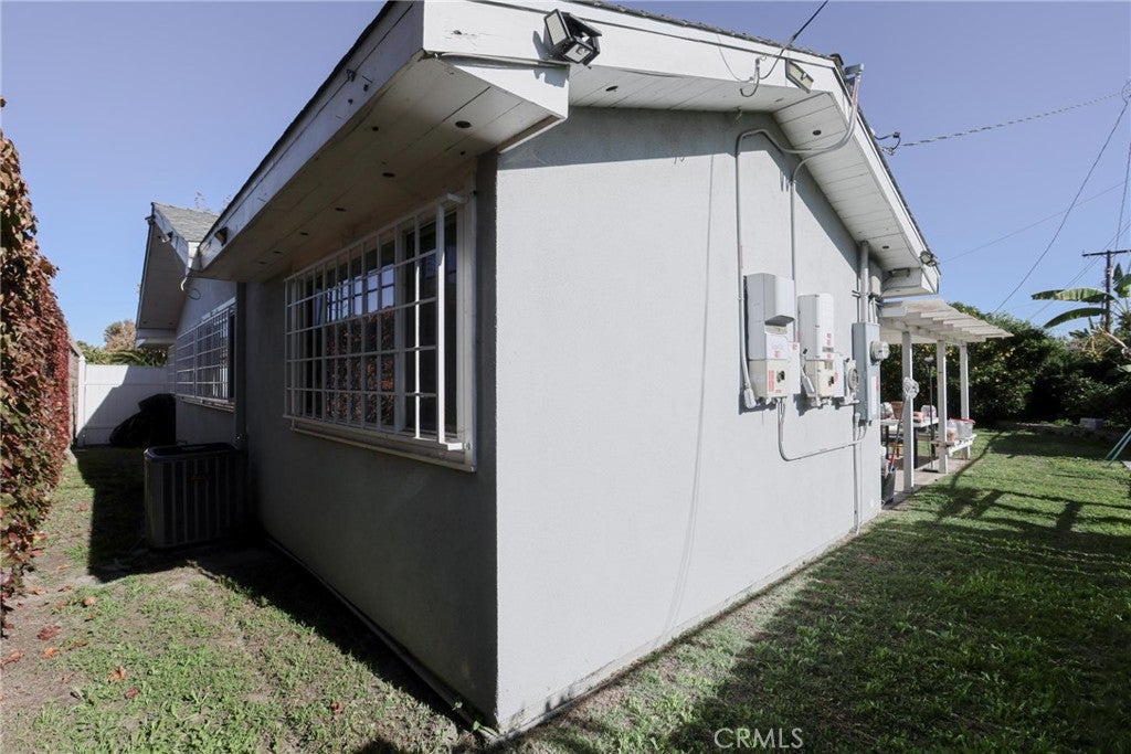 2186 W Huntington