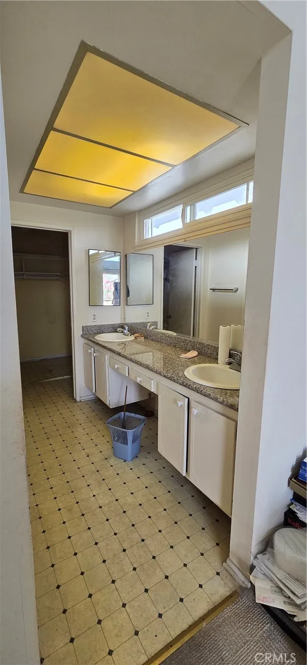 Cypress, California 90630, United States, 5 Bedrooms Bedrooms, ,3 BathroomsBathrooms,Residential,Pending,185312