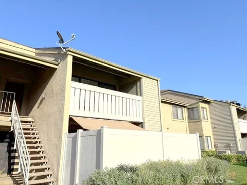 MLS: TR26206616