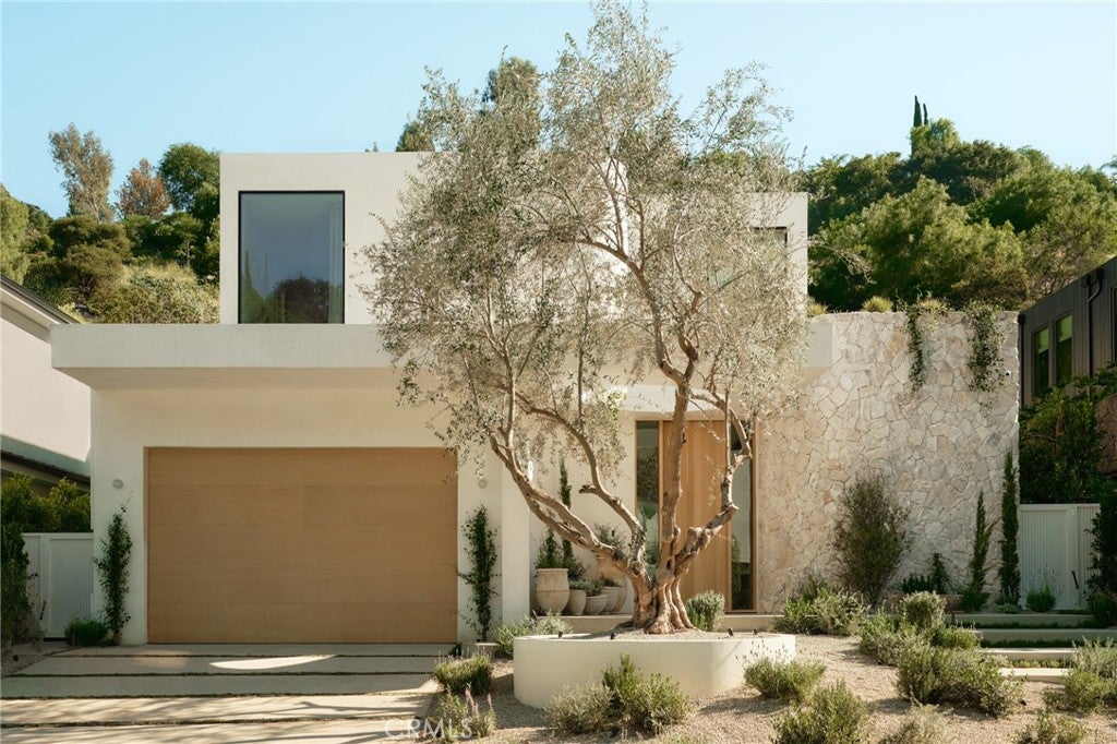 Photo of 3712 Goodland Avenue, Studio City, CA 91604 (MLS # GD26077139)