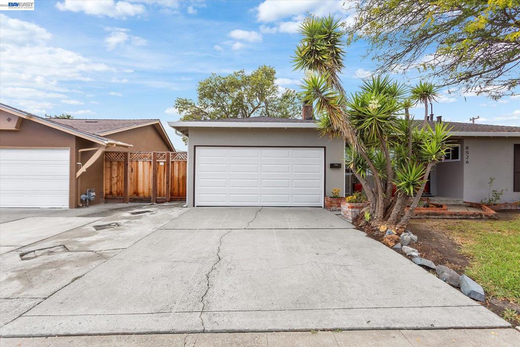 8526 Briarwood Ln