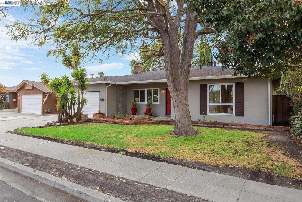 8526 Briarwood Ln
