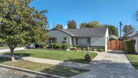 Photo of 6300 Teesdale Avenue, Valley Glen, CA 91606 (MLS # BB25264471)