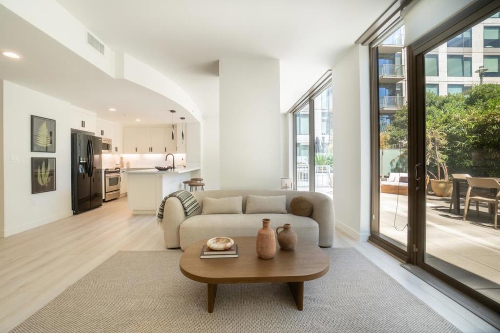 38 N Almaden Boulevard 302