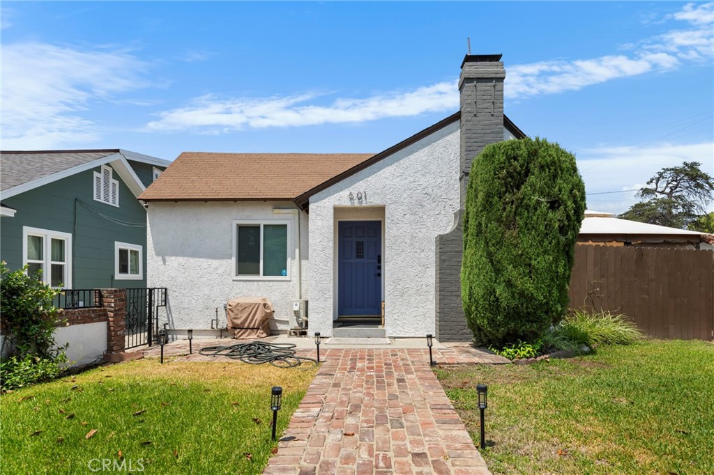 Welcome to this charming home nestled on a picturesque, tree-lined street in the historic Emery Park Tract of Alhambra. This beautifully updated 2-bedroom, 2-bathroom home features a bright and open floor plan designed for both comfort and functionality.
The heart of the home is the modern kitchen, complete with custom cabinetry, sleek quartz countertops, stainless steel appliances, and aesthetic tile backsplash. Thoughtful upgrades throughout include, all updated energy efficient windows, new plank flooring, fiber internet, energy-efficient LED lighting, a new split A/C system, and a sliding glass door that brings in natural light and provides easy access to the outdoor space, which is perfect for entertaining.
Located just minutes from Costco, local restaurants, shops, schools, and Main Street, this home offers the perfect blend of convenience and charm. This turnkey home has everything you need, come see it soon before it's gone! Inquire about the possibility of assuming the VA loan.