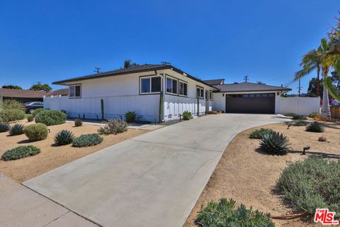 Photo of 12831 Red Hill Avenue, Tustin, CA 92780 (MLS # 26854577)