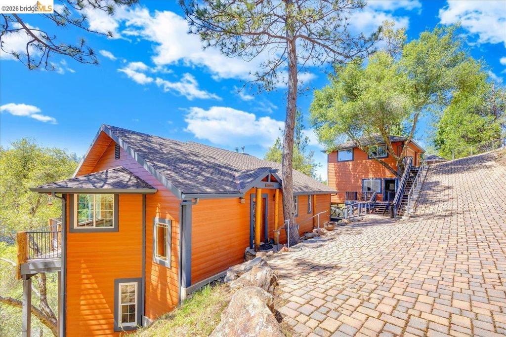 20162 Pine Mountain Dr
