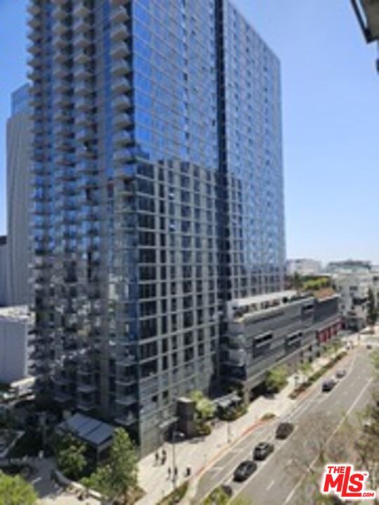 1111 S Grand Avenue 1014