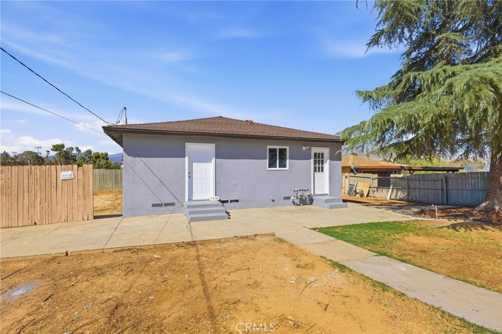 754 E 3rd Street