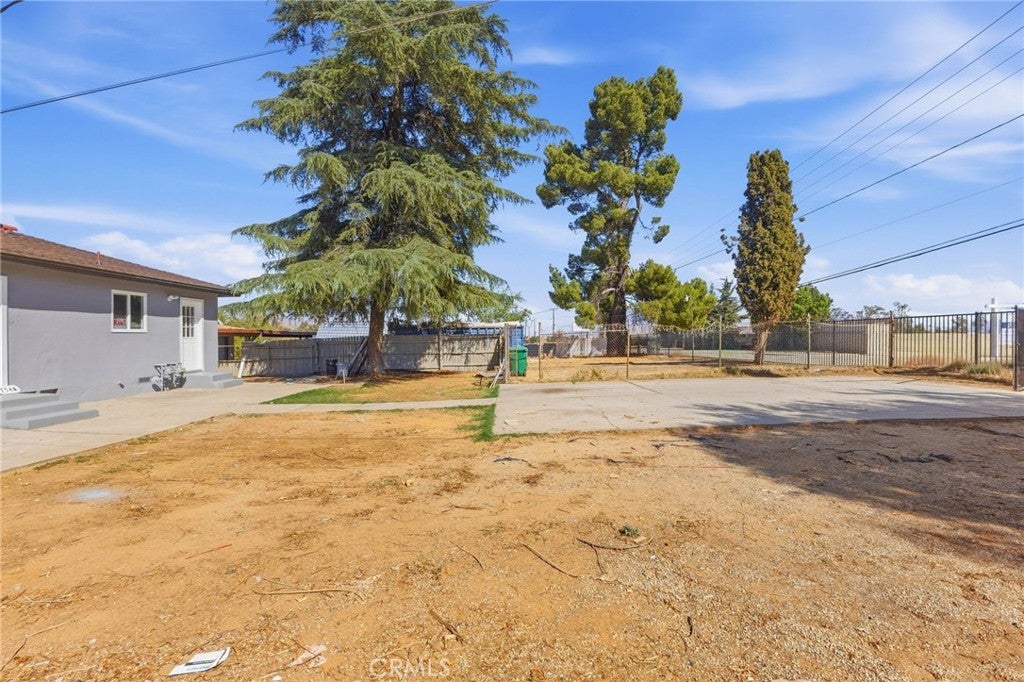 754 E 3rd Street