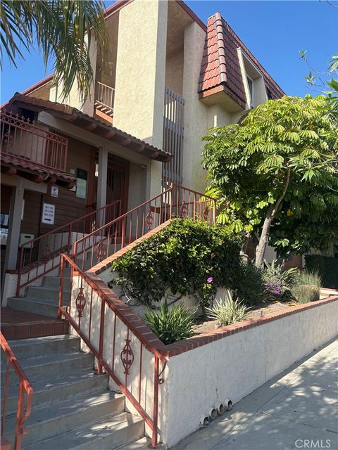 Photo of 2101 E 21st ST #102, Signal Hill, CA 90755 (MLS # PW26126560)
