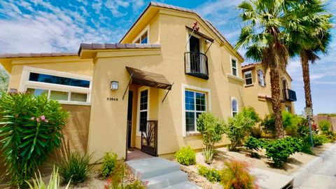Photo of 52065 Graythorn Way, La Quinta, CA 92253 (MLS # 219144176DA)