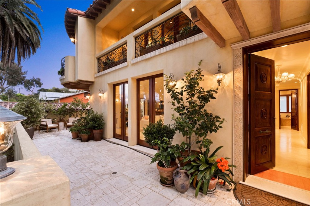 664 Calle Miramar