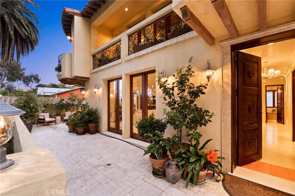 664 Calle Miramar