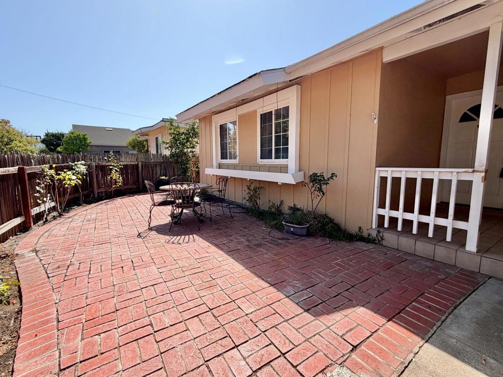 1053 Cynthia Lane