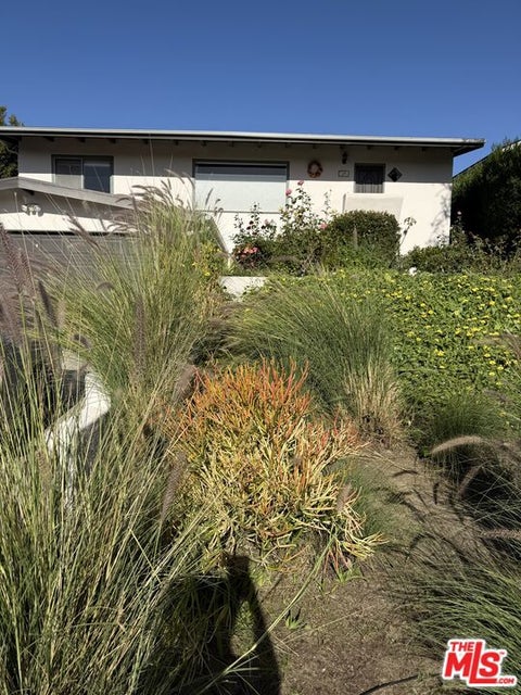Photo of 139 Paseo De Las Delicias, Redondo Beach, CA 90277 (MLS # 26999577)