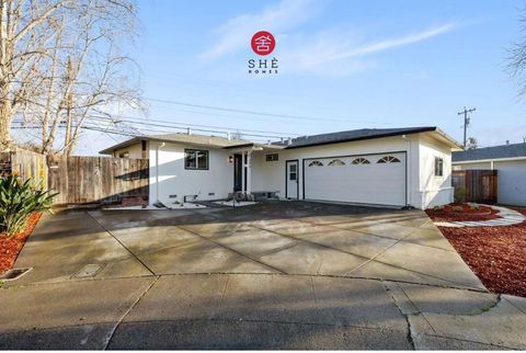 Photo of 390 Valmy Street, Milpitas, CA 95035 (MLS # ML82037320)