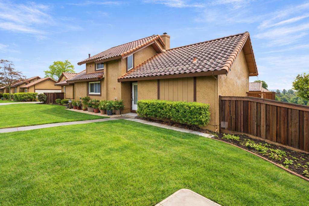 350 Otono Court