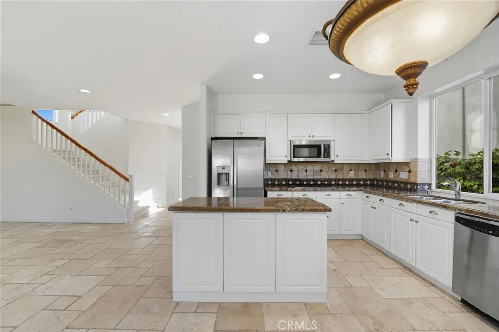 Laguna Niguel, California 92677, United States, 4 Bedrooms Bedrooms, ,3 BathroomsBathrooms,Residential,Active,230034