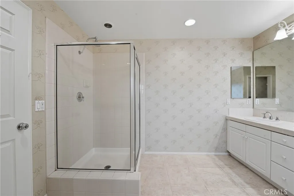 Laguna Niguel, California 92677, United States, 4 Bedrooms Bedrooms, ,3 BathroomsBathrooms,Residential,Active,230034