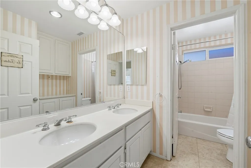 Laguna Niguel, California 92677, United States, 4 Bedrooms Bedrooms, ,3 BathroomsBathrooms,Residential,Active,230034