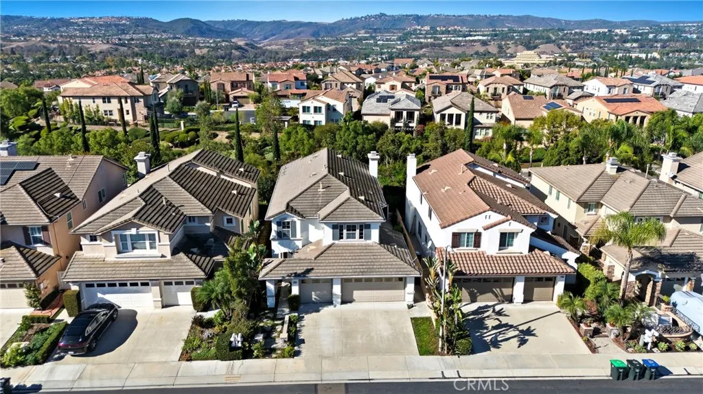 Laguna Niguel, California 92677, United States, 4 Bedrooms Bedrooms, ,3 BathroomsBathrooms,Residential,Active,230034