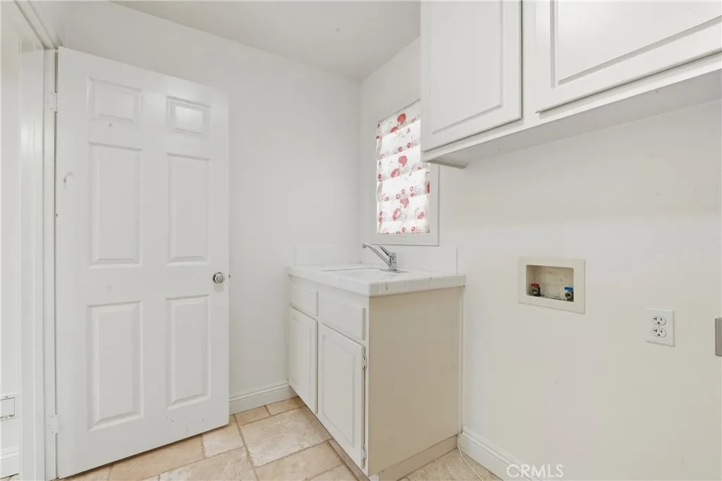 Laguna Niguel, California 92677, United States, 4 Bedrooms Bedrooms, ,3 BathroomsBathrooms,Residential,Active,230034