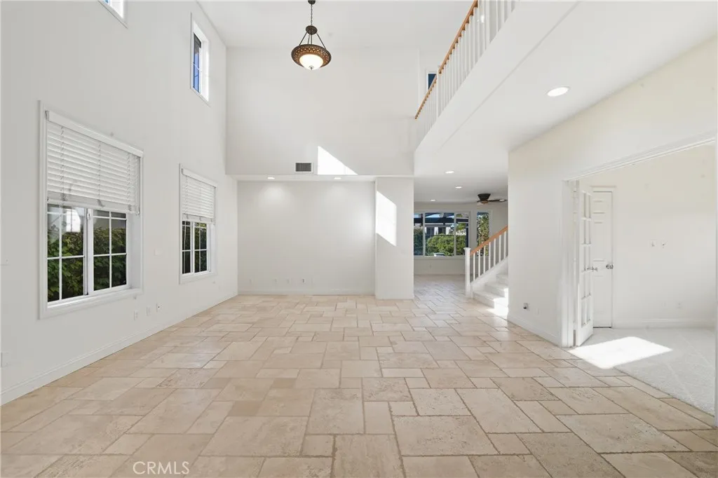 Laguna Niguel, California 92677, United States, 4 Bedrooms Bedrooms, ,3 BathroomsBathrooms,Residential,Active,230034