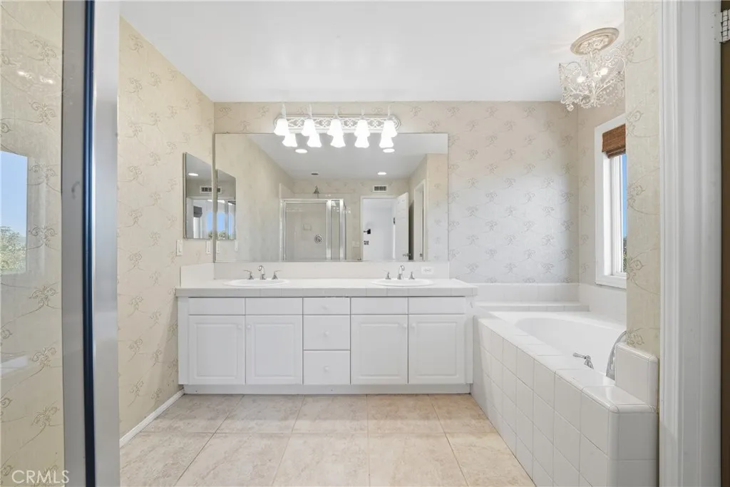 Laguna Niguel, California 92677, United States, 4 Bedrooms Bedrooms, ,3 BathroomsBathrooms,Residential,Active,230034