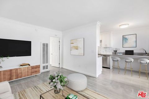 Photo of 5519 Bonner Avenue #3, North Hollywood, CA 91601 (MLS # 26851657)