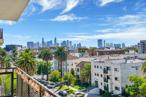 2939 LEEWARD AVE APT 615, LOS ANGELES, CA 90005 - Image b3f6330a97ad11ffd9bf2f7c8497d156/1282866046