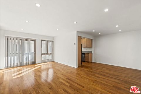 Photo of 1425 N Harper Avenue #2, West Hollywood, CA 90046 (MLS # 26657167)