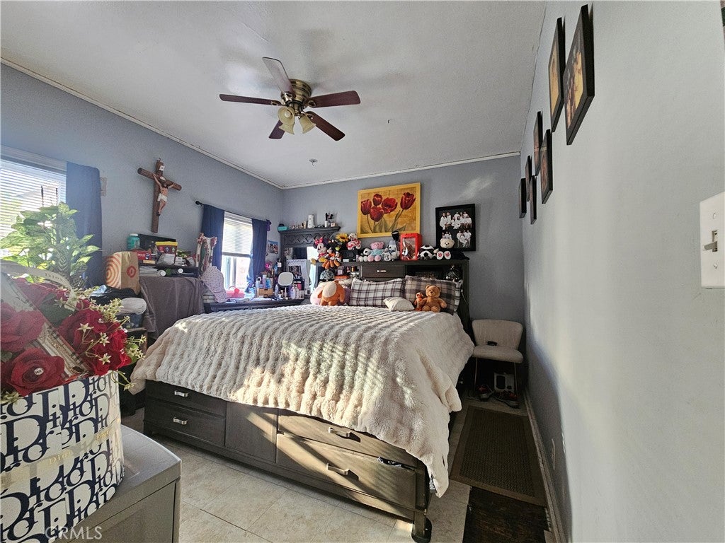 1070 N Alma
