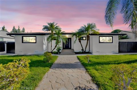 Photo of 15644 San Fernando Mission BLVD, Granada Hills, CA 91344 (MLS # GD26099266)