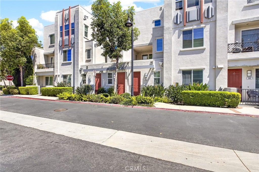 596 Katy DR, Upland CA 91786