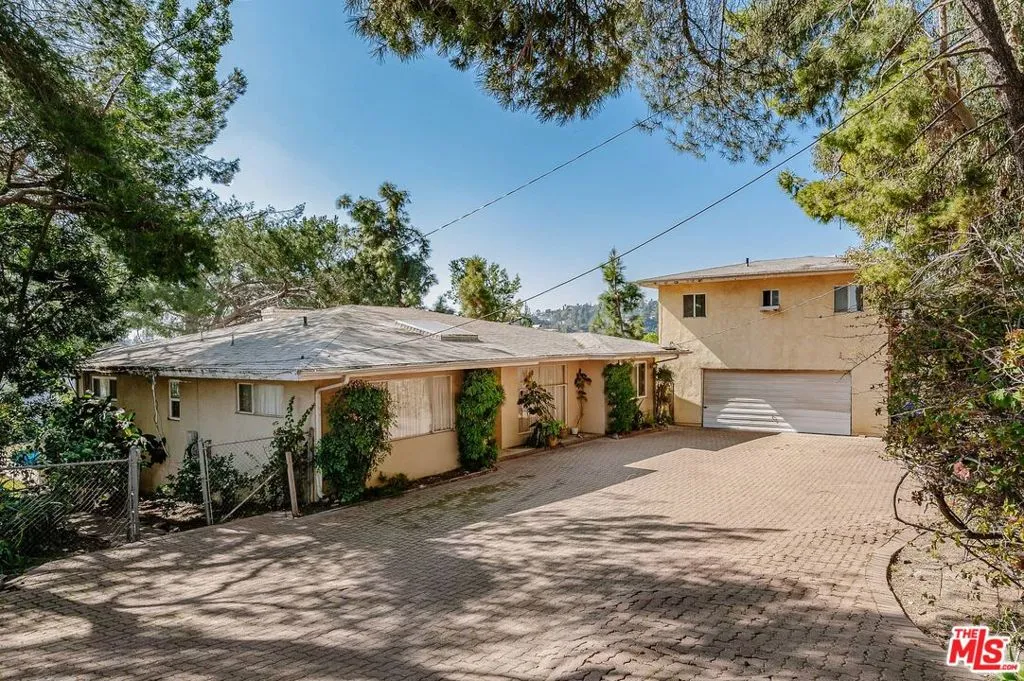 Los Angeles, California 90077, United States, 3 Bedrooms Bedrooms, ,2 BathroomsBathrooms,Residential,Pending,73371