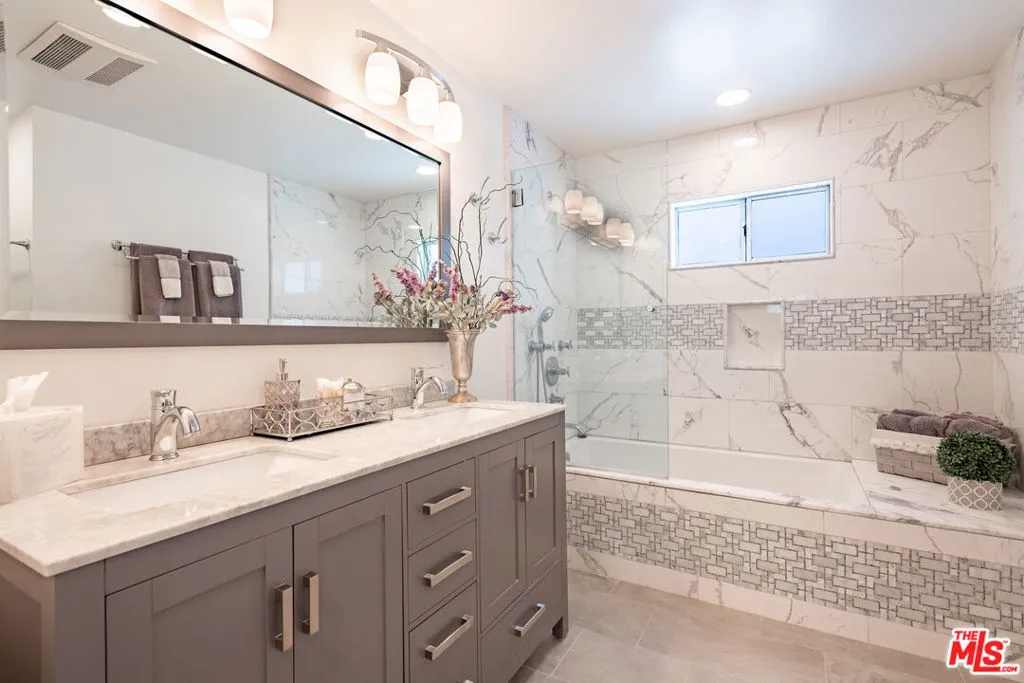 Calabasas, California 91302, United States, 4 Bedrooms Bedrooms, ,3 BathroomsBathrooms,Residential,Active,159538