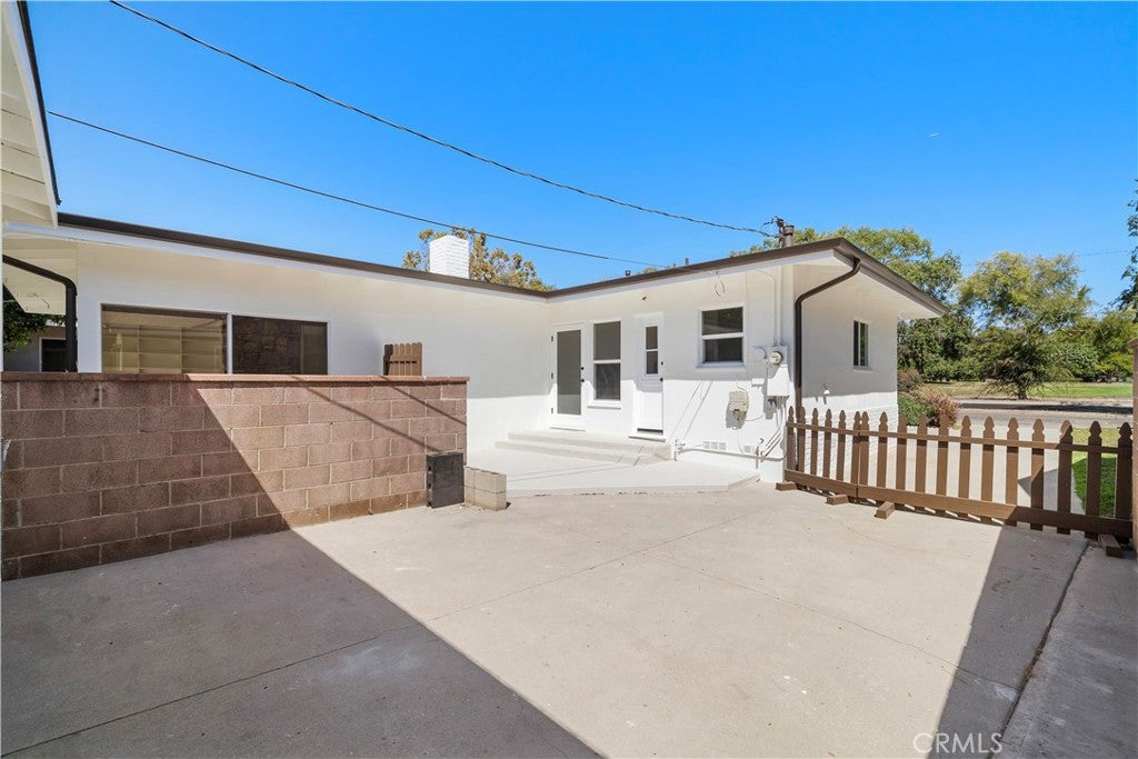 2929 N Studebaker