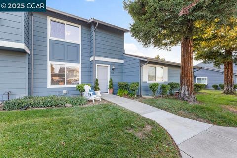 Photo of 1048 SPRING VALLEY COMMON, Livermore, CA 94551 (MLS # 41118785)