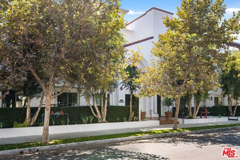 10648 Woodbridge Street 105 Toluca Lake CA 91602