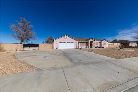 Photo of 22444 Hurons Ave, Apple Valley, CA 92307 (MLS # TR25253994)