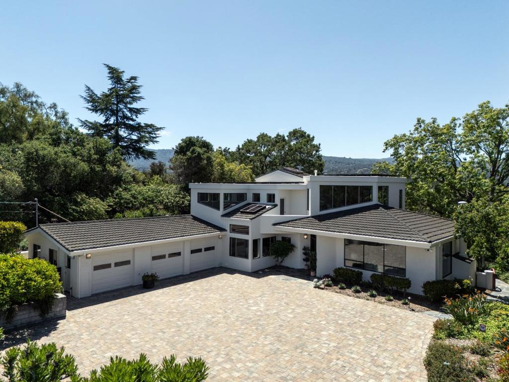 13057 La Cresta Drive