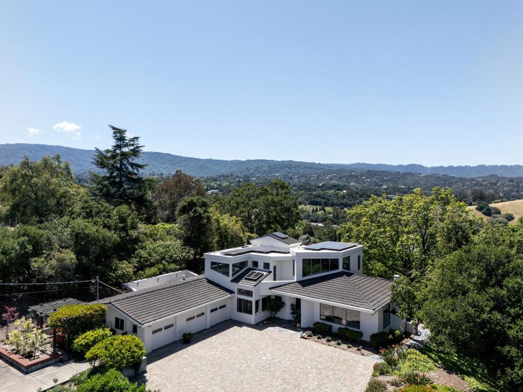 13057 La Cresta Drive