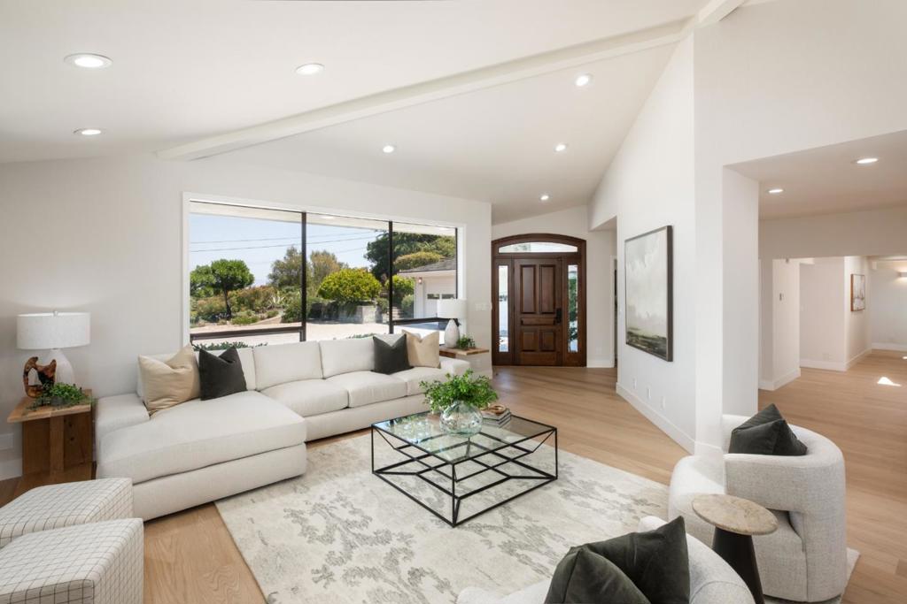13057 La Cresta Drive