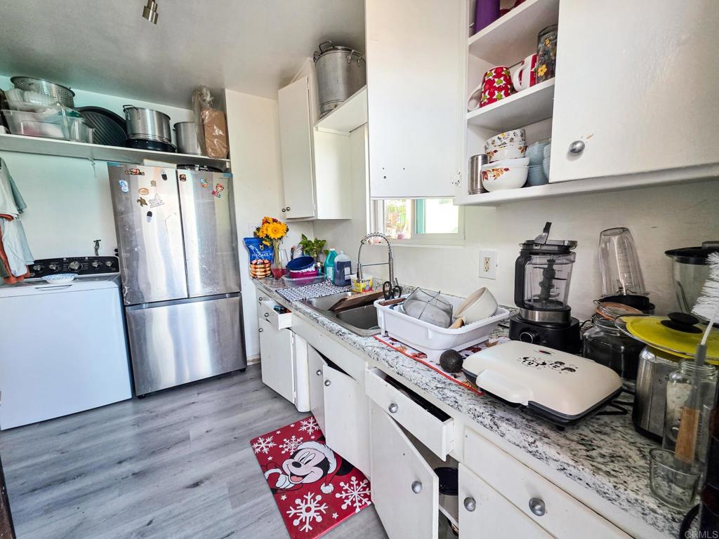 819 821 Raven Street