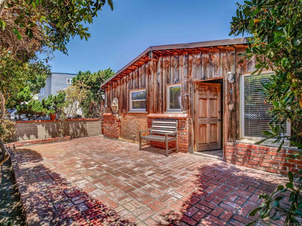 818 820 San Luis Rey Place