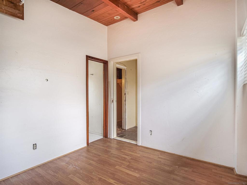 Mission Beach - Residential Income