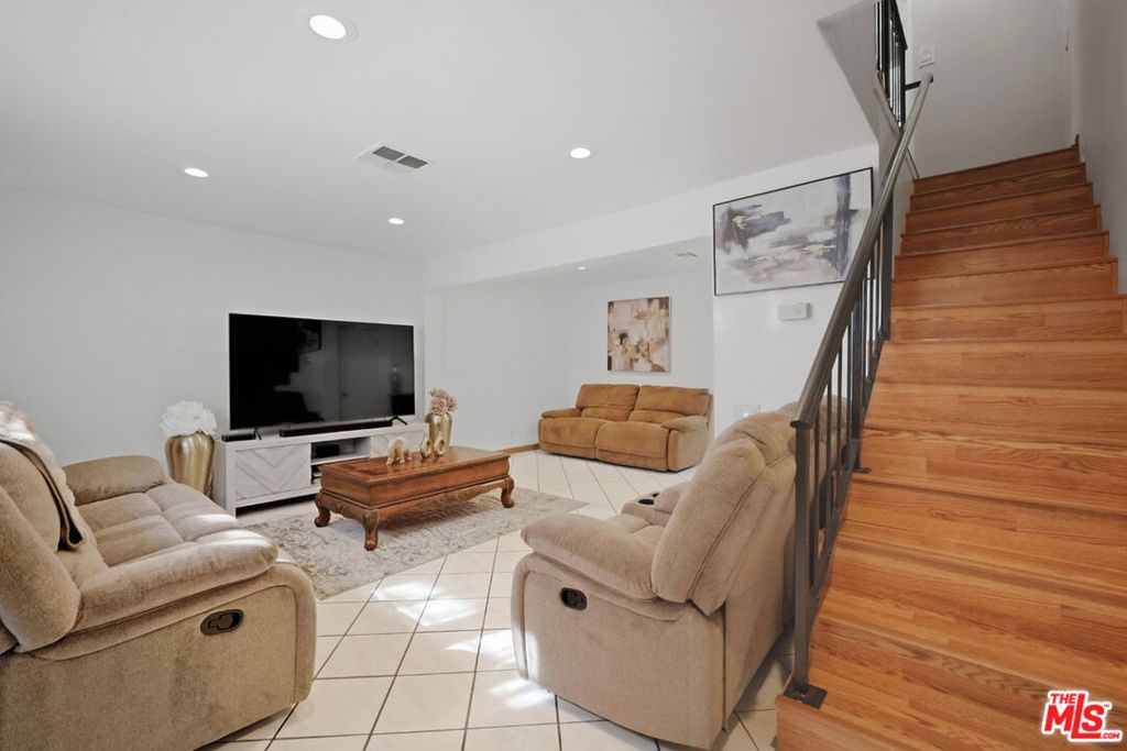 Photo of 7422 Hazeltine Avenue #3, Van Nuys, CA 91405 (MLS # 26671347)